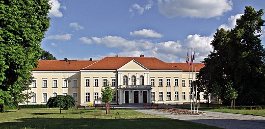 Brzeg Dolny - paac rodu von Hoym - obecnie siedziba Urzdu Miejskiego